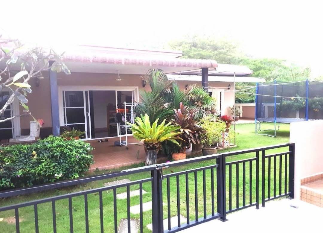 4 Palms Resort Bang Sare Bagian luar foto